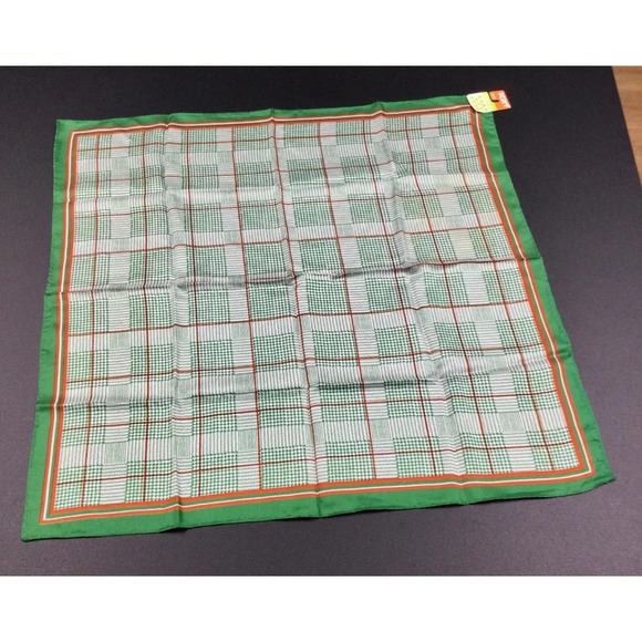 Vintage dead stock Unbranded Scarf, Green, 27x27 Inches - Picture 2 of 6